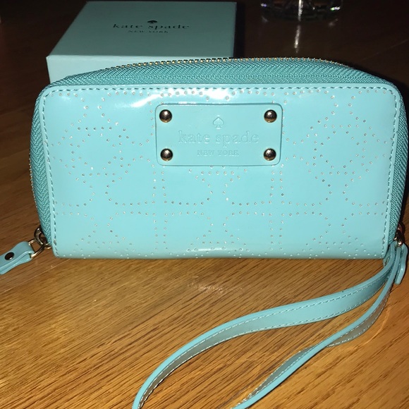 Kate Spade Wristlet - Picture 4 of 5